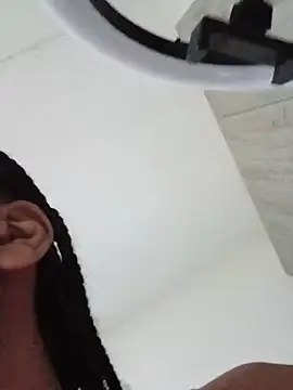 MsParisSmith online show from 12-16-25, 07:41