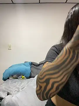 Snapshot of Alana_Arang chatting on 11-27-25, 01:51 Alana Arang online show from 11-27-25, 01:51