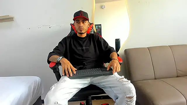 MatthewCullen online show from 12-21-25, 07:21