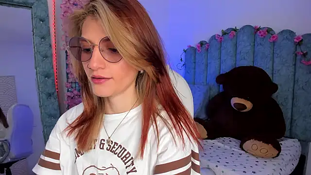 Ash 20  online show from 11-29-25, 02:09