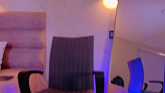 Mia Cullen online show from 02-12-26, 12:33