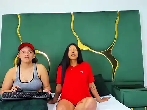 Alyssa Noah online show from 11-29-25, 05:54