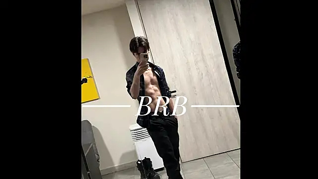 Snapshot of SaccharineSin chatting on 11-27-25, 01:35 SaccharineSin online show from 11-27-25, 01:35