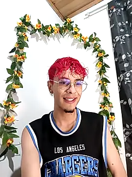 Snapshot of 2_milo_verus_4 chatting on 11-27-25, 09:39 2 milo verus 4 online show from 11-27-25, 09:39