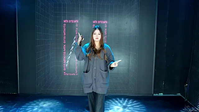 Snapshot of YIMO-002 chatting on 11-28-25, 04:37 YIMO-002 online show from 11-28-25, 04:37