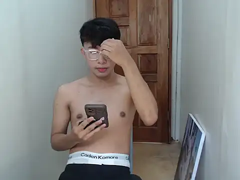 Snapshot of asiantwink0000 chatting on 12-20-25, 04:52 asiantwink0000 online show from 12-20-25, 04:52