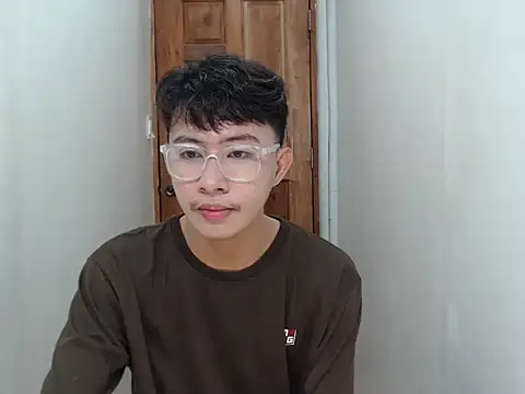 Snapshot of asiantwink0000 chatting on 12-21-25, 04:08 asiantwink0000 online show from 12-21-25, 04:08