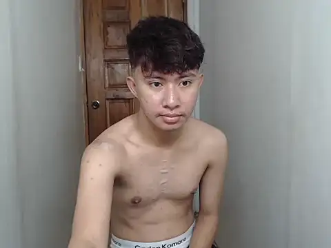 Snapshot of asiantwink0000 chatting on 01-13-26, 12:05 asiantwink0000 online show from 01-13-26, 12:05