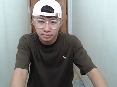 Snapshot of asiantwink0000 chatting on 01-13-26, 08:36 asiantwink0000 online show from 01-13-26, 08:36