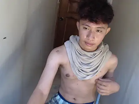 Snapshot of asiantwink0000 chatting on 01-18-26, 03:54 asiantwink0000 online show from 01-18-26, 03:54