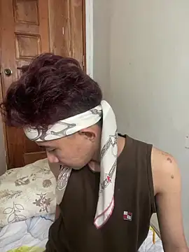 Snapshot of asiantwink0000 chatting on 02-05-26, 05:56 asiantwink0000 online show from 02-05-26, 05:56