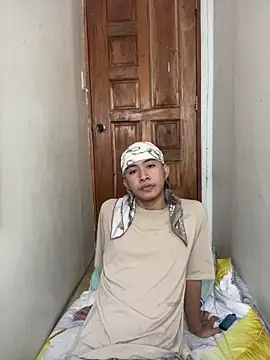 Snapshot of asiantwink0000 chatting on 02-05-26, 11:53 asiantwink0000 online show from 02-05-26, 11:53