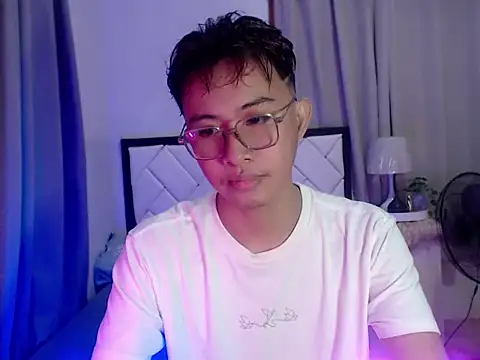 Snapshot of asiantwink0000 chatting on 02-19-26, 11:06 asiantwink0000 online show from 02-19-26, 11:06