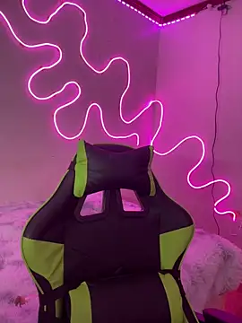 Snapshot of asiantwink0000 chatting on 04-11-26, 02:27 asiantwink0000 online show from 04-11-26, 02:27