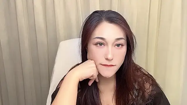 Snapshot of Kimberley-XingXing-36D chatting on 12-17-25, 01:50 Kimberley-XingXing-36D online show from 12-17-25, 01:50