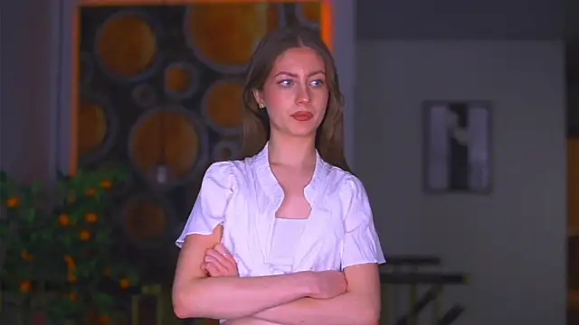 Snapshot of BellaPinneo chatting on 11-30-25, 07:51 BellaPinneo online show from 11-30-25, 07:51