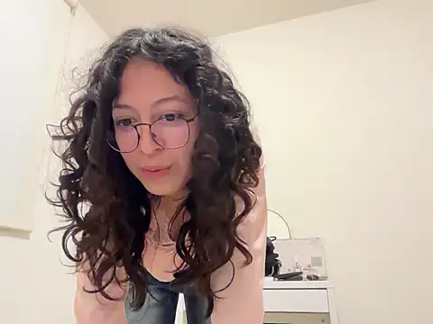 Alicatcua  online show from 01-17-26, 03:11