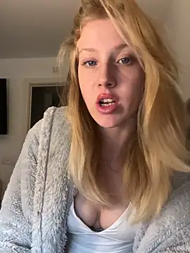 Snapshot of RosieLovexoxx chatting on 01-06-26, 01:15 RosieLovexoxx online show from 01-06-26, 01:15