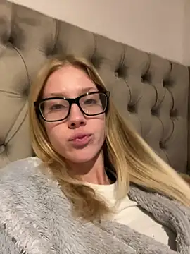 Snapshot of RosieLovexoxx chatting on 01-08-26, 03:58 RosieLovexoxx online show from 01-08-26, 03:58