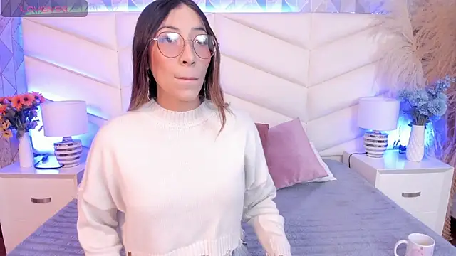 Lizzi Hotman  online show from 02-05-26, 01:05