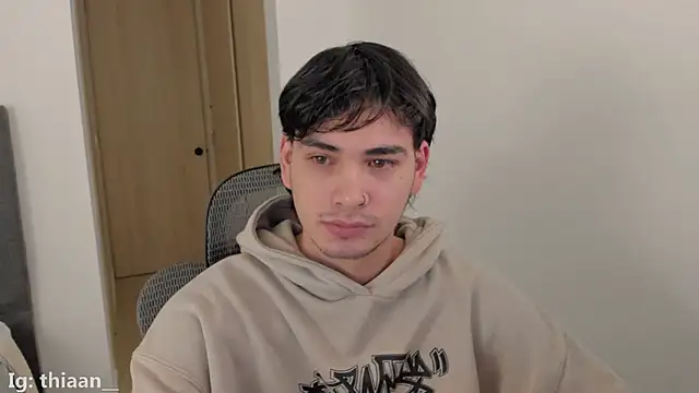 Snapshot of thiaann chatting on 11-28-25, 10:29 thiaann online show from 11-28-25, 10:29