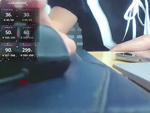 Snapshot of baby_shark00 chatting on 11-29-25, 03:20 baby shark00 online show from 11-29-25, 03:20