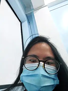 Snapshot of xxdreamgirl69 chatting on 02-13-26, 12:01 xxdreamgirl69 online show from 02-13-26, 12:01