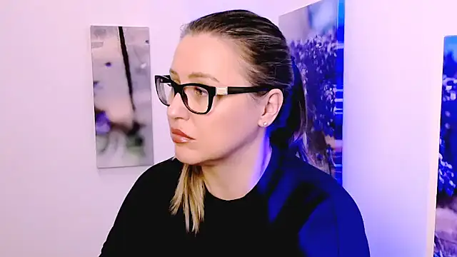 MilisBrey  online show from 11-28-25, 10:18