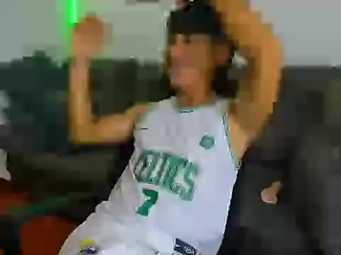 Mikke18 online show from 12-19-25, 03:24