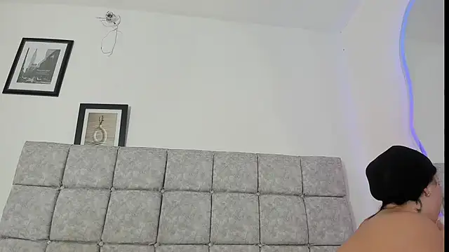 sofiia smith  online show from 01-15-26, 06:44