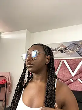 Snapshot of ZahhyGrey chatting on 02-18-26, 09:00 ZahhyGrey online show from 02-18-26, 09:00