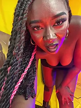 Snapshot of ZahhyGrey chatting on 02-21-26, 10:55 ZahhyGrey online show from 02-21-26, 10:55