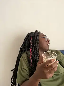 Snapshot of ZahhyGrey chatting on 02-28-26, 07:15 ZahhyGrey online show from 02-28-26, 07:15