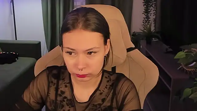 ReikoAckerman online show from 12-15-25, 05:44