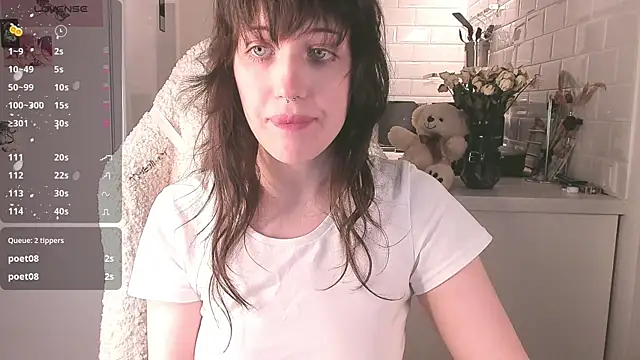 Snapshot of MePretty chatting on 12-15-24, 11:53 MePretty online show from 12-15-24, 11:53