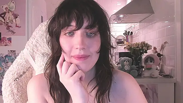 Snapshot of MePretty chatting on 12-27-24, 02:14 MePretty online show from 12-27-24, 02:14