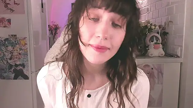 Snapshot of MePretty chatting on 01-24-25, 05:32 MePretty online show from 01-24-25, 05:32