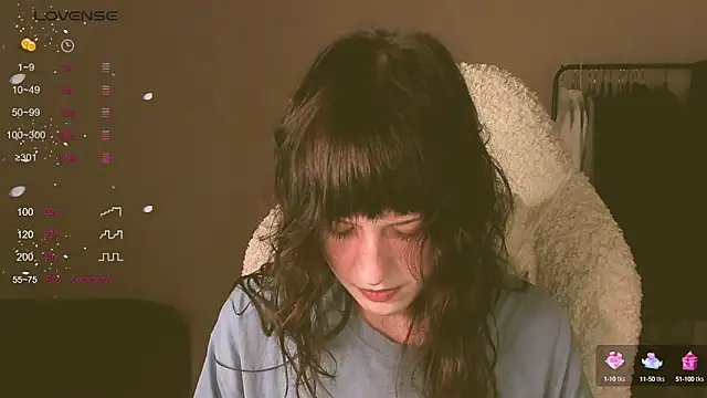 Snapshot of MePretty chatting on 09-15-25, 04:07 MePretty online show from 09-15-25, 04:07