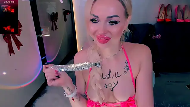 Lola Bombita online show from 01-14-26, 07:41