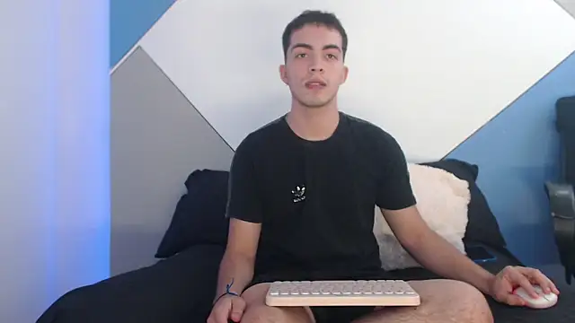 Snapshot of Bruno_steel1 chatting on 12-02-25, 01:28 Bruno steel1 online show from 12-02-25, 01:28