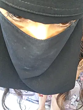 Snapshot of deva-sexy chatting on 12-16-25, 09:42 deva-sexy online show from 12-16-25, 09:42