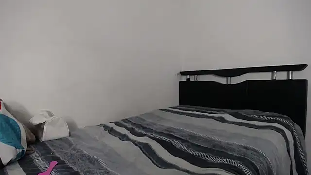 nohemyDream online show from 12-16-25, 05:23