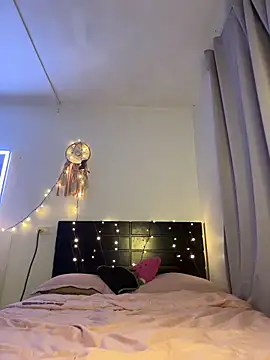 kira velour online show from 12-19-25, 12:39