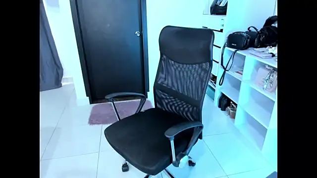 cristina697 online show from 12-03-25, 04:27