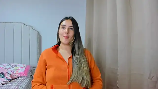 Snapshot of katia_76 chatting on 11-30-25, 10:19 katia 76 online show from 11-30-25, 10:19