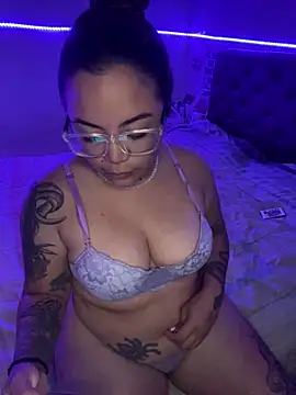 Snapshot of Lindalatina2001 chatting on 02-05-26, 02:38 Lindalatina2001 online show from 02-05-26, 02:38