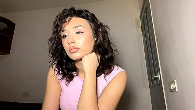 Snapshot of ParsedFix chatting on 12-18-25, 02:23 ParsedFix online show from 12-18-25, 02:23