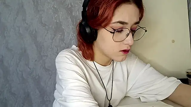 Snapshot of LinaWatter chatting on 12-03-25, 11:41 LinaWatter online show from 12-03-25, 11:41