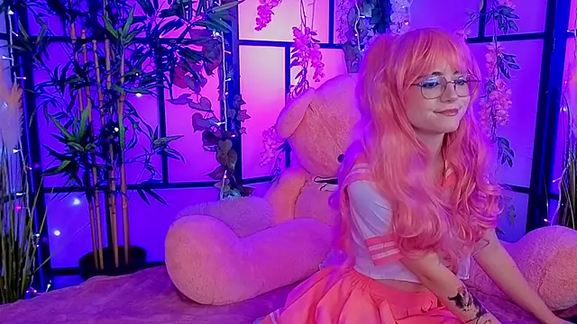 Snapshot of ReynaRey chatting on 12-02-25, 08:15 ReynaRey online show from 12-02-25, 08:15