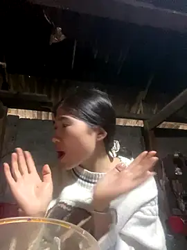 Snapshot of AmmyZii chatting on 12-23-25, 09:29 AmmyZii online show from 12-23-25, 09:29